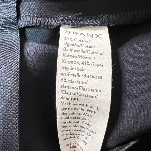 Spanx Polished 6” Stretch Cotton Shorts Classic Navy - Picture 5 of 7